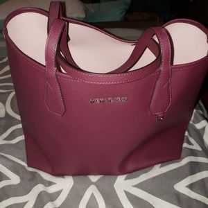 Michael  Course medium reversible tote with clutch